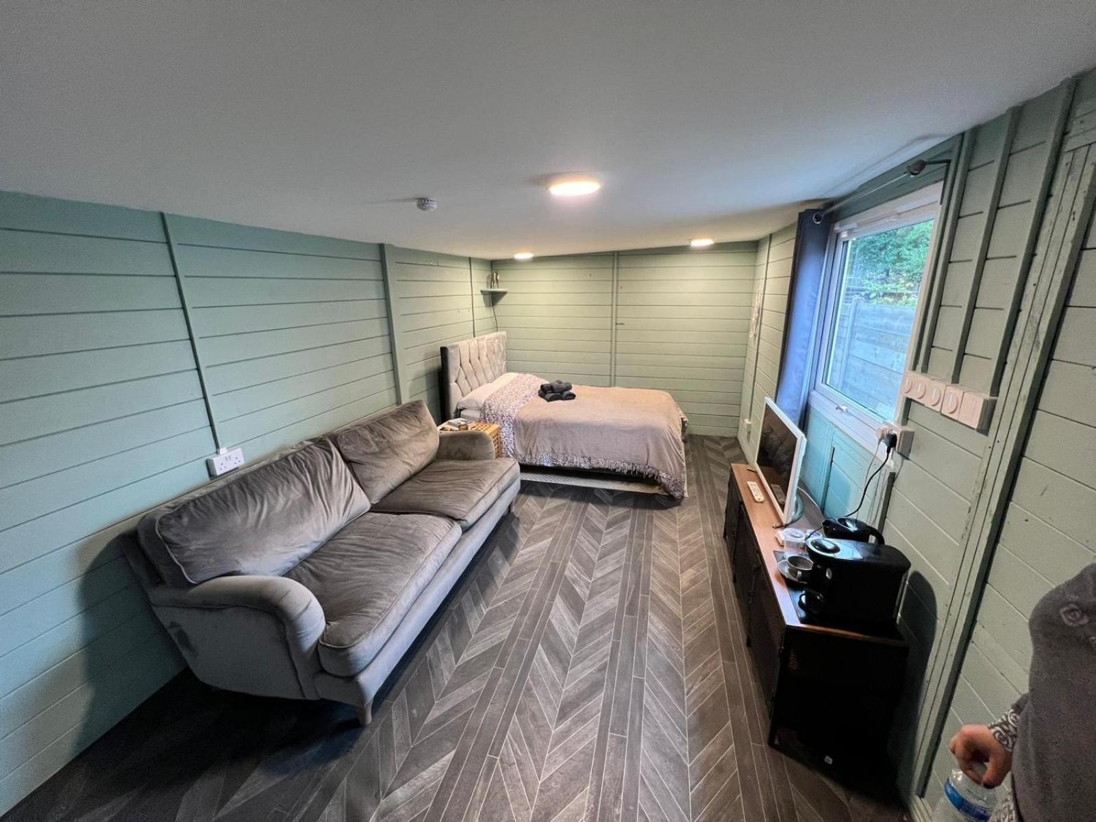 Cozy Cabin Independent Ensuite Guildford Luaran gambar